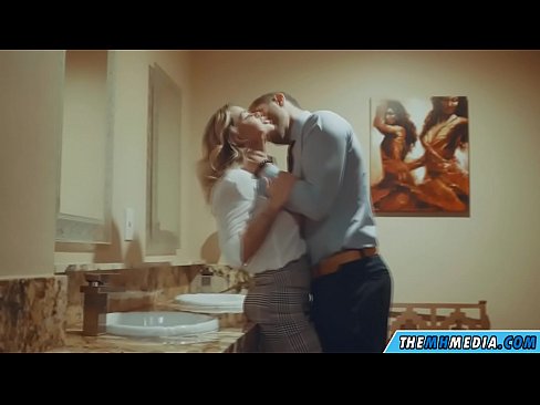 ❤️ Бүкіл аққұба сізді қоғамдық дәретханада азғырғанда ️ Порно бойынша порно kk.pinkporno.ru ❤